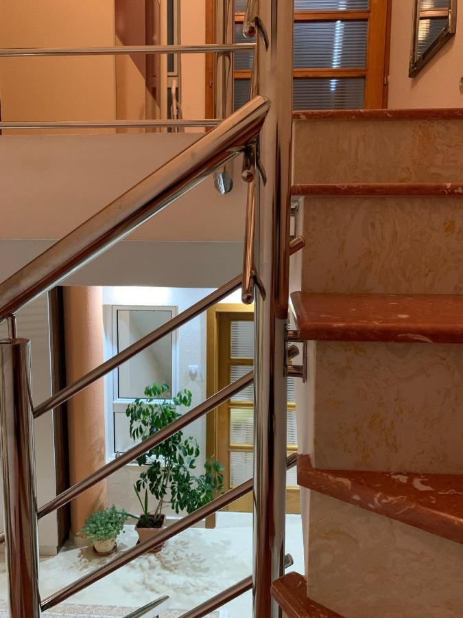 Guest House Nuhii Ulcinj Extérieur photo